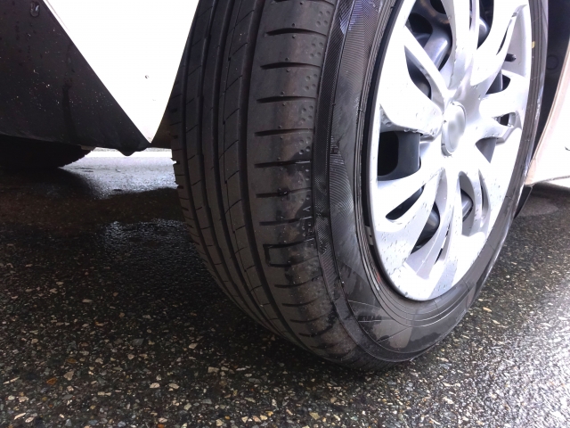 車のタイヤ交換はいつが良い？3つの判断基準と安くするためのコツ